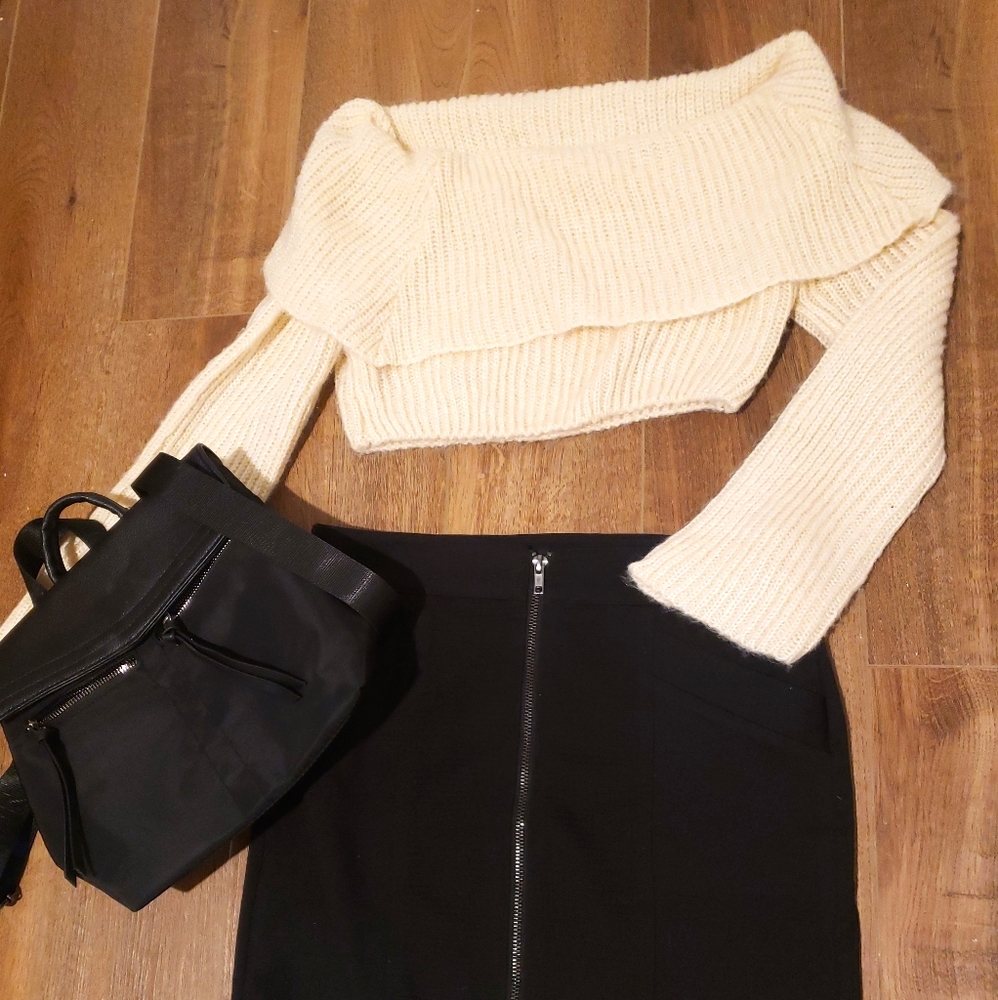 *2 for 15* Fashion Nova Cream Crop Sweater